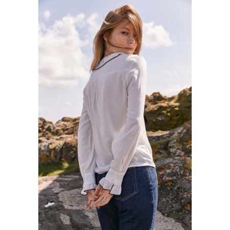 Adeline ecru shirt ou a consommer sur place