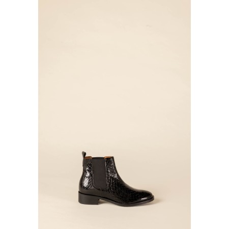 Josepha black embossed patent leather ankle boots est présent 