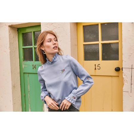 Mélanie blue embroidered blouse ou a consommer sur place