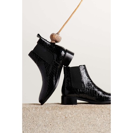 Josepha black embossed patent leather ankle boots est présent 