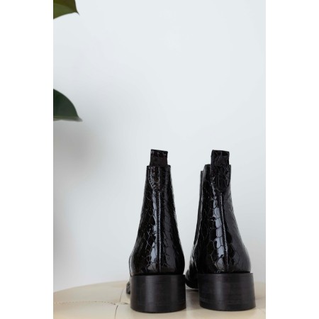 Josepha black embossed patent leather ankle boots est présent 