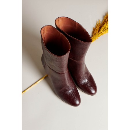 Engraved brown Nivia ankle boots Livraison rapide