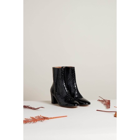 Gaetan patent black crocodile boots de votre