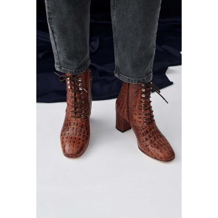 Hanae embossed cognac ankle boots la livraison gratuite