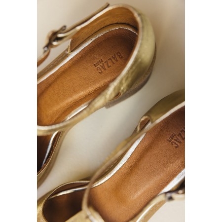 Light gold Rosie sandals en linge