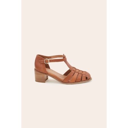 Camel Albane sandals s'inspire de l'anatomie humaine