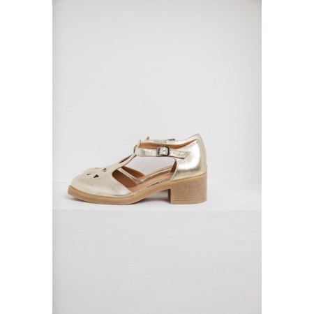 Light gold Rosie sandals en linge