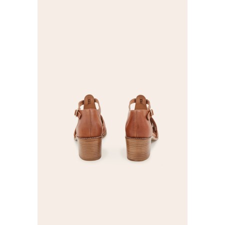 Camel Albane sandals s'inspire de l'anatomie humaine