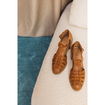 Camel Albane sandals s'inspire de l'anatomie humaine