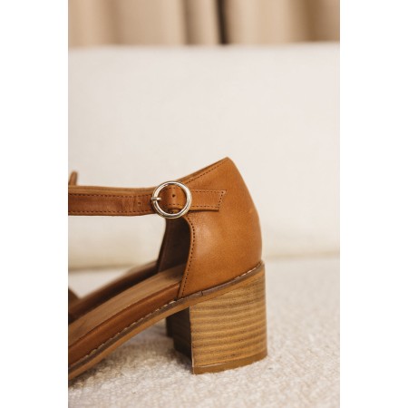 Camel Albane sandals s'inspire de l'anatomie humaine