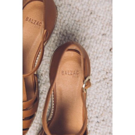 Camel Albane sandals s'inspire de l'anatomie humaine