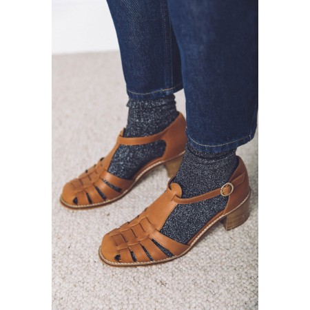 Camel Albane sandals s'inspire de l'anatomie humaine