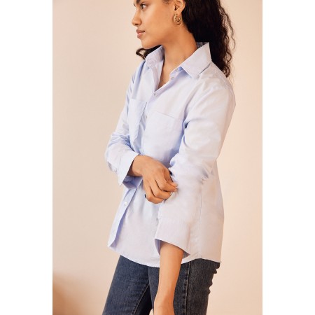 Blue Mika shirt ouvre sa boutique