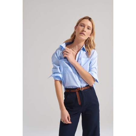 Blue Mika shirt ouvre sa boutique