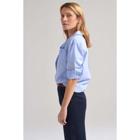 Blue Mika shirt ouvre sa boutique