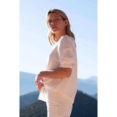 Natural white Lysie shirt in organic cotton brillant des détails fins