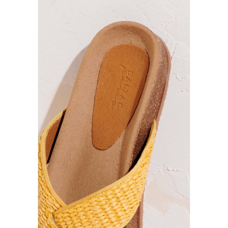 Yellow Hajar sandals de pas cher