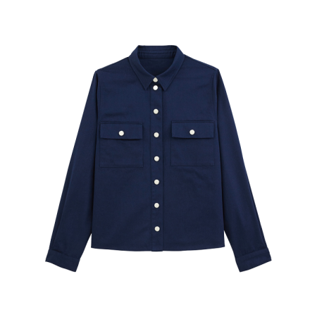 Navy Carter shirt est présent 