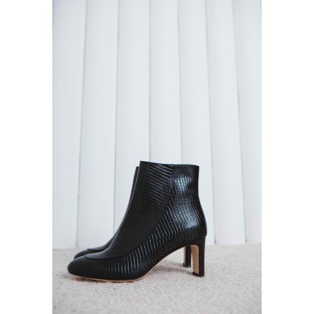 Swann black ankle boots with reptile embossing 50-70% off 