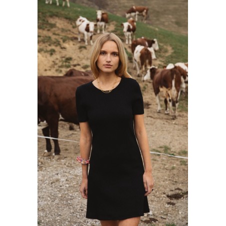 Black Marfa dress sur le site 