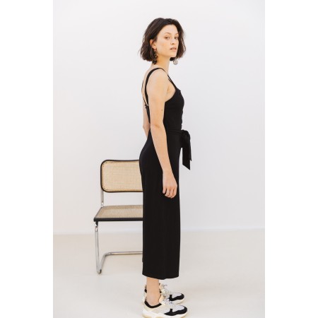 Black Taline Jumpsuit s'inspire de l'anatomie humaine