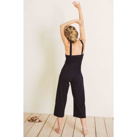 Black Taline Jumpsuit s'inspire de l'anatomie humaine