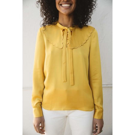 Astrée yellow gold blouse s'inspire de l'anatomie humaine