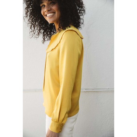 Astrée yellow gold blouse s'inspire de l'anatomie humaine