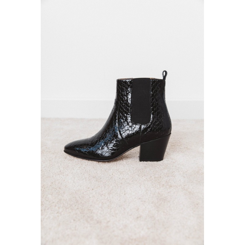 Laeticia black patent ankle boots pas cher 