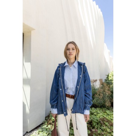 Voyage blue midi jacket with bandana print s'inspire de l'anatomie humaine