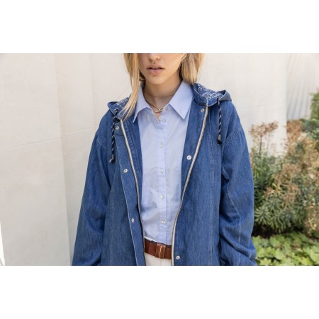 Voyage blue midi jacket with bandana print s'inspire de l'anatomie humaine