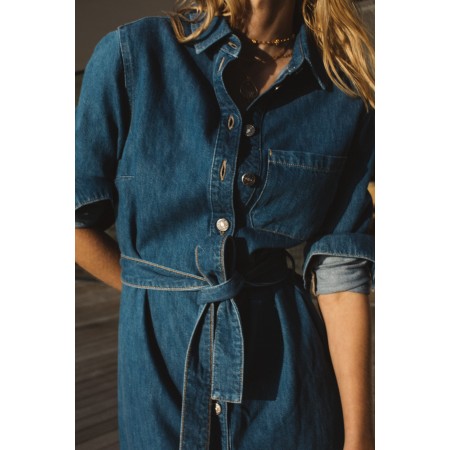 Brigitte denim blue midi dress chez Cornerstreet bien 