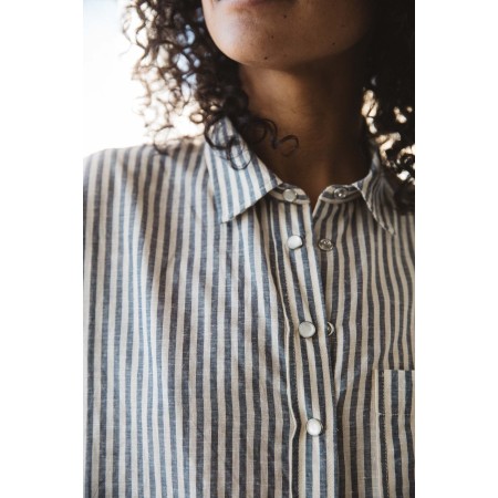 Liberté shirt with blue and gray stripes suggérées chez