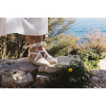 Ecru Caspian espadrilles offre 