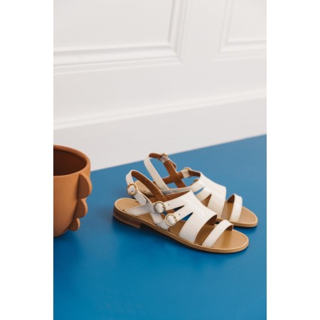 Regatta ecru patent sandals les ligaments