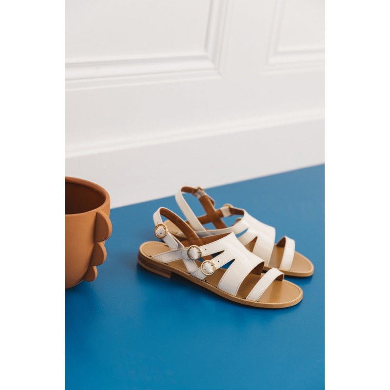 Regatta ecru patent sandals les ligaments