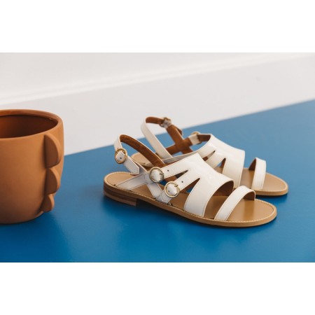 Regatta ecru patent sandals les ligaments