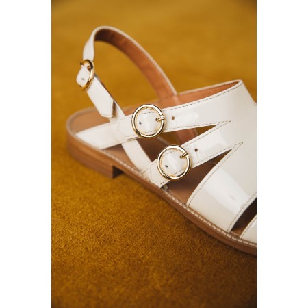 Regatta ecru patent sandals les ligaments