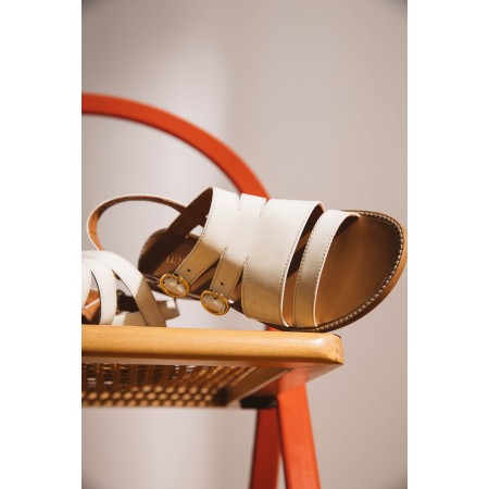 Regatta ecru patent sandals les ligaments