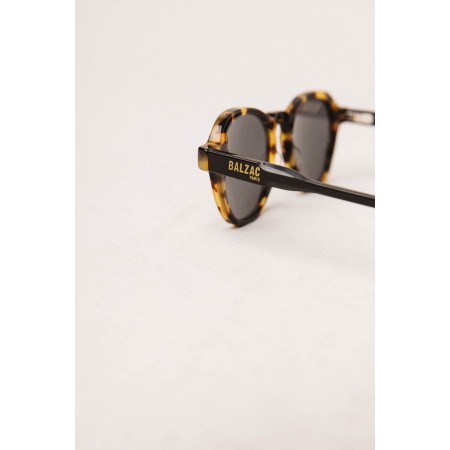 Jacques tortoise and black glasses en ligne