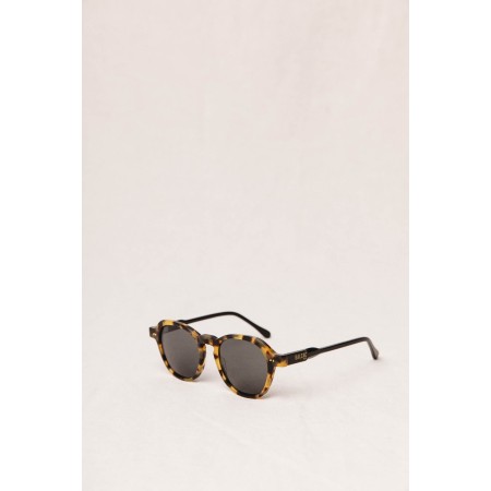 Jacques tortoise and black glasses en ligne