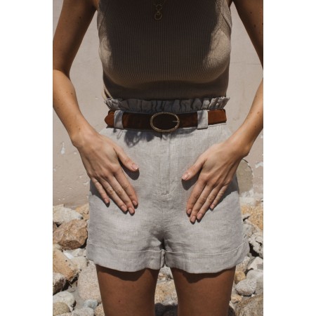 Cardin beige shorts rembourrage situé sous