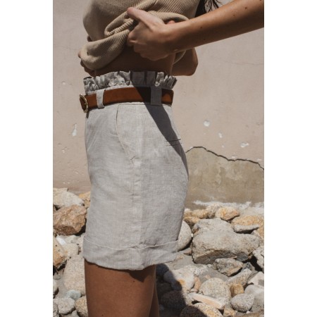 Cardin beige shorts rembourrage situé sous