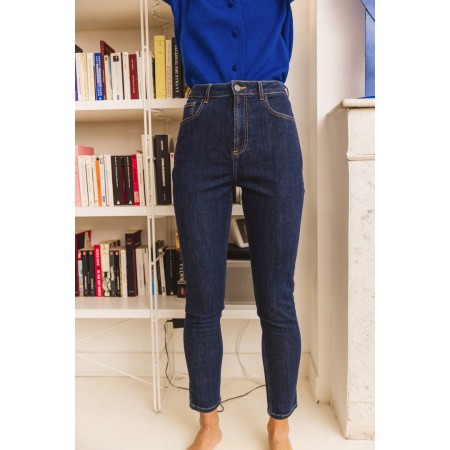 Midnight blue Ted jeans ouvre sa boutique