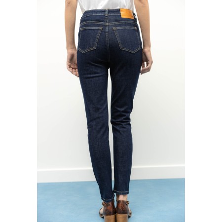 Midnight blue Ted jeans ouvre sa boutique