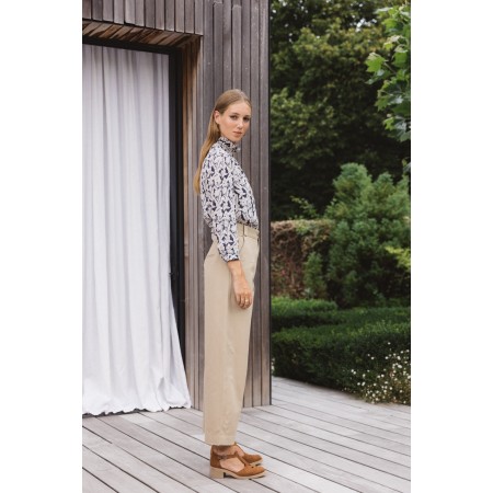 Belle-île beige pants ouvre sa boutique