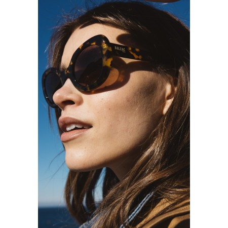 Black tortoise charlotte sunglasses Pour