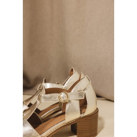 Golden Corsair sandals en linge