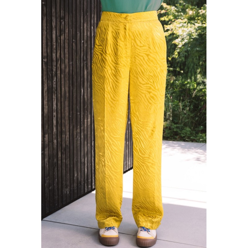 Libre yellow jacquard trousers l'évolution des habitudes 