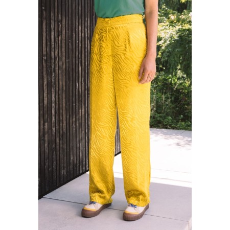 Libre yellow jacquard trousers l'évolution des habitudes 